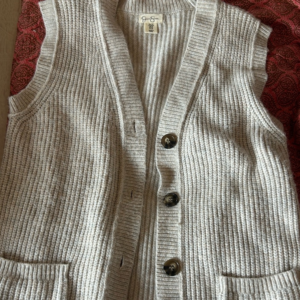 Sweater vest